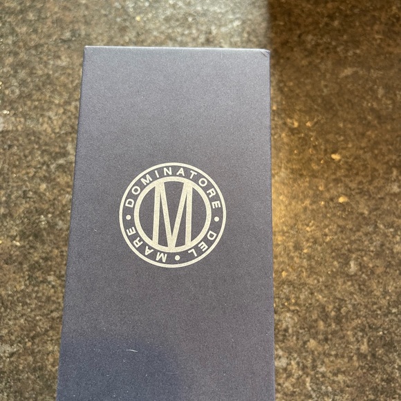 Watch deluxe valeur de 300$ demande 125$ comme neuve - Picture 2 of 2